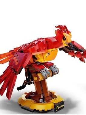 Fawkes Red and Yellow Parrot LEGO Buildable Bird Model (Harry Potter)